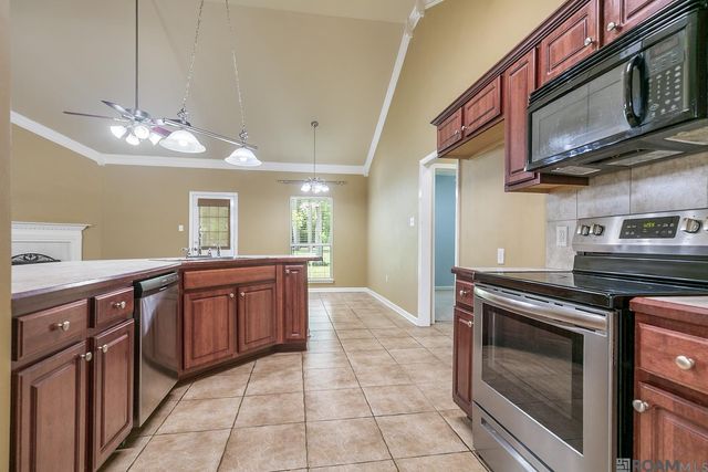 13449 Orleans Dr, Gonzales, LA 70737