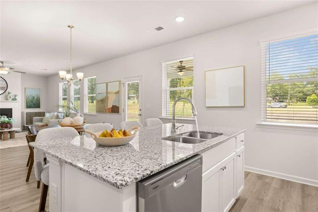 1777 Kingsmere Run Drive, Loganville, GA 30052