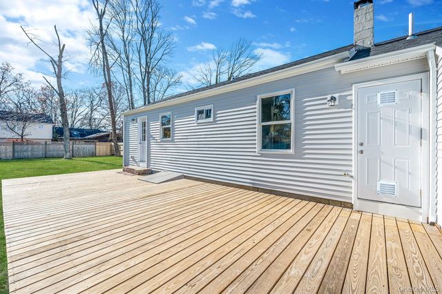 27 Lyman Road, East Patchogue, NY 11772