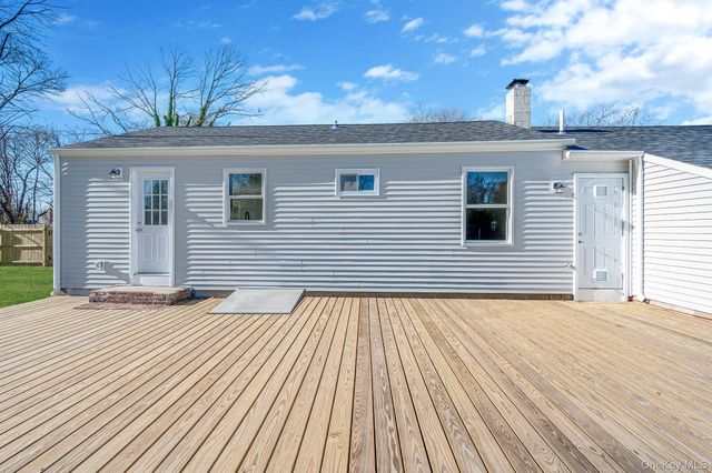 27 Lyman Road, East Patchogue, NY 11772