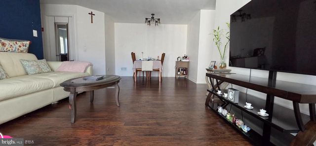 385 SILVIA, Ewing, NJ 08628