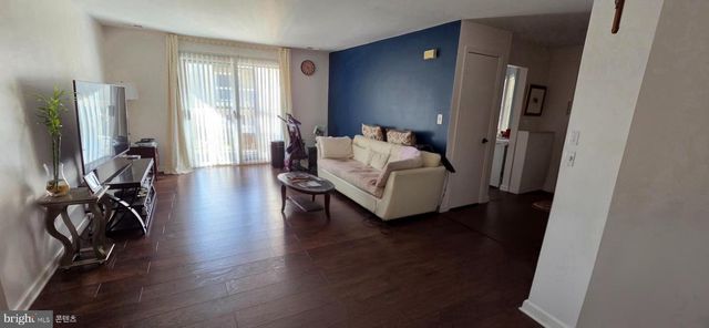 385 SILVIA, Ewing, NJ 08628