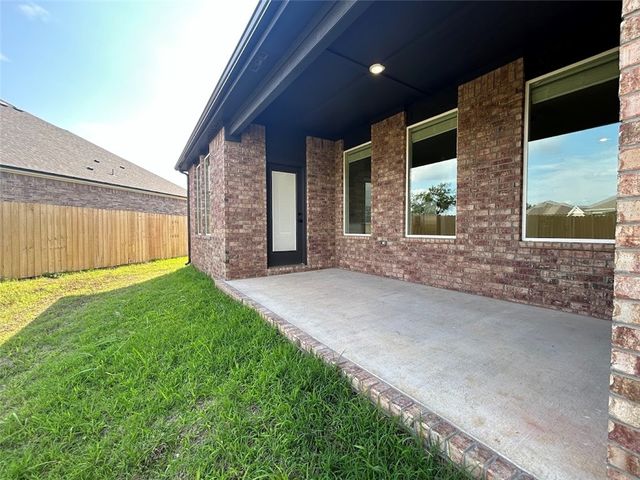 522 N Goose Xing, Farmington, AR 72730