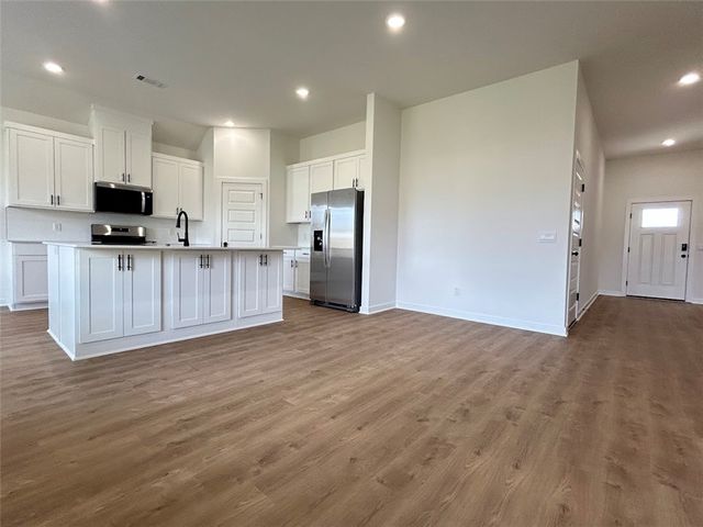 522 N Goose Xing, Farmington, AR 72730