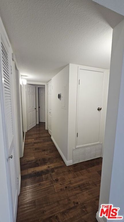 Image 12 of property listing at 1940 N Highland Avenue 59, Los Angeles, CA 90068