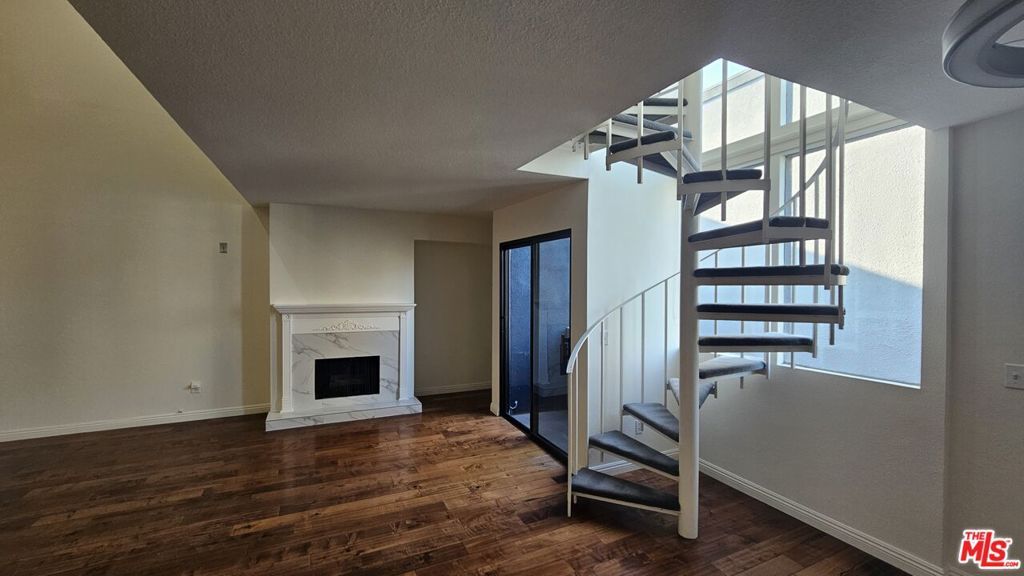 Image 2 of property listing at 1940 N Highland Avenue 59, Los Angeles, CA 90068