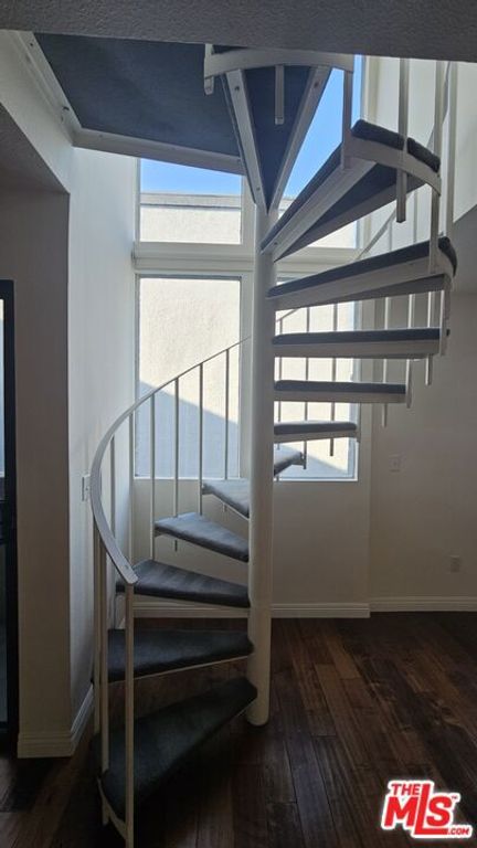 Image 26 of property listing at 1940 N Highland Avenue 59, Los Angeles, CA 90068