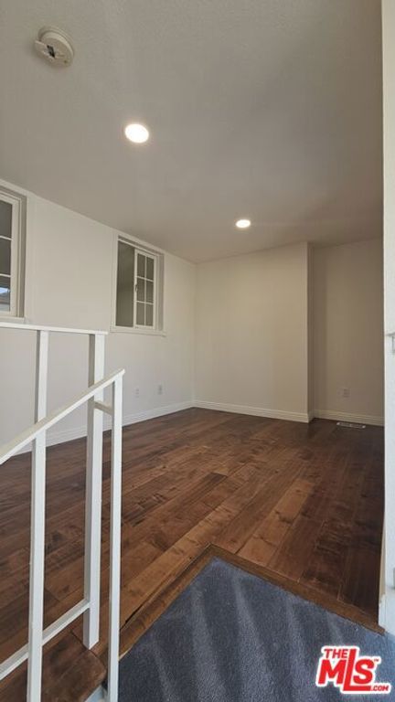 Image 27 of property listing at 1940 N Highland Avenue 59, Los Angeles, CA 90068