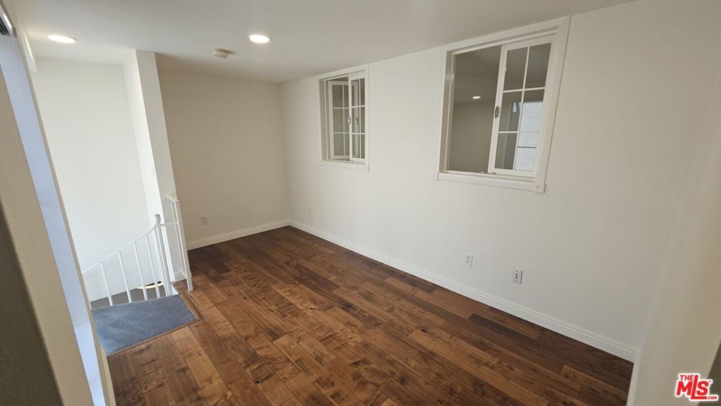 Image 28 of property listing at 1940 N Highland Avenue 59, Los Angeles, CA 90068