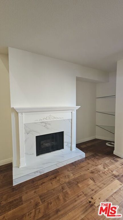 Image 5 of property listing at 1940 N Highland Avenue 59, Los Angeles, CA 90068