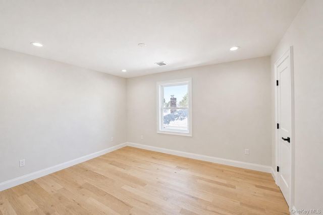 1316 R Street, Elmont, NY 11003