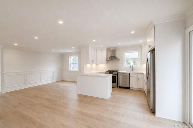 1316 R Street, Elmont, NY 11003