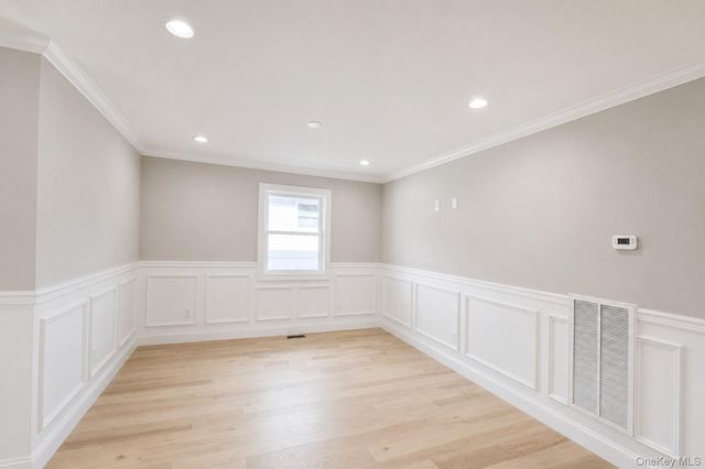 1316 R Street, Elmont, NY 11003