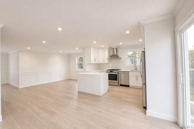 1316 R Street, Elmont, NY 11003