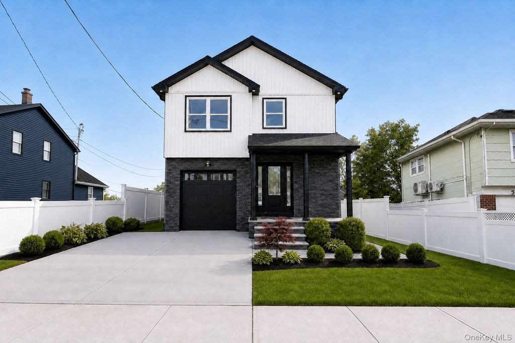 1316 R Street, Elmont, NY 11003