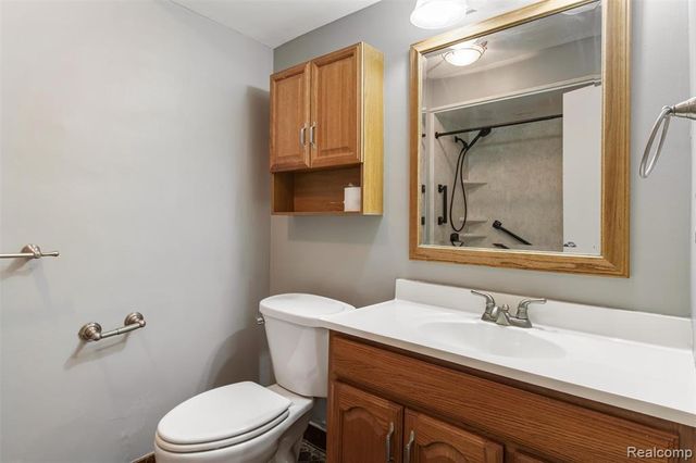 51056 Fairlane Drive, Utica, MI 48316
