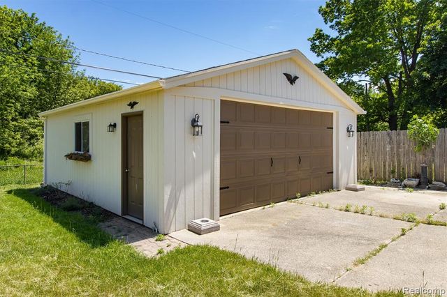 51056 Fairlane Drive, Utica, MI 48316