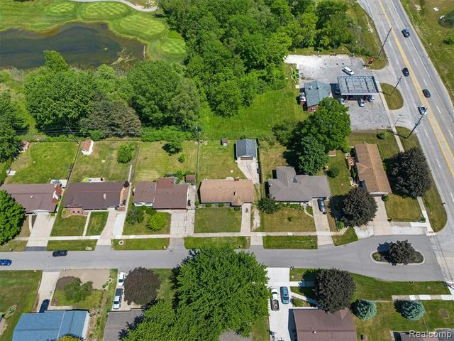 51056 Fairlane Drive, Utica, MI 48316
