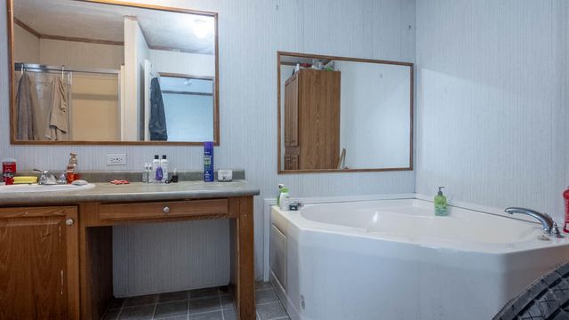 3936 County Road 385, Koshkonong, MO 65692