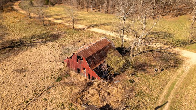 3936 County Road 385, Koshkonong, MO 65692