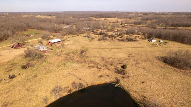 3936 County Road 385, Koshkonong, MO 65692