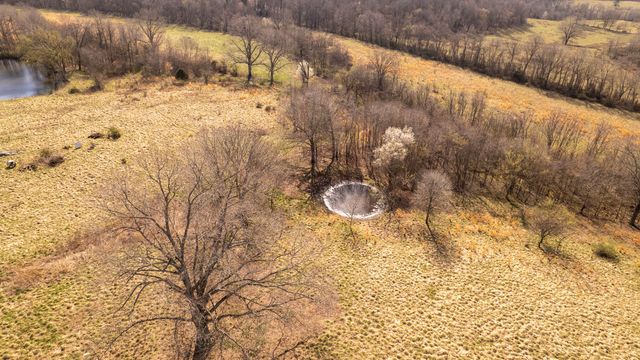 3936 County Road 385, Koshkonong, MO 65692