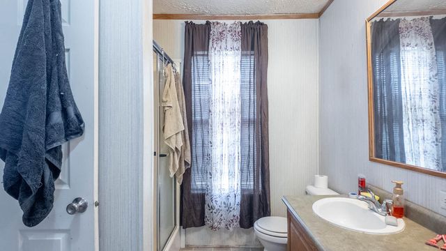 3936 County Road 385, Koshkonong, MO 65692