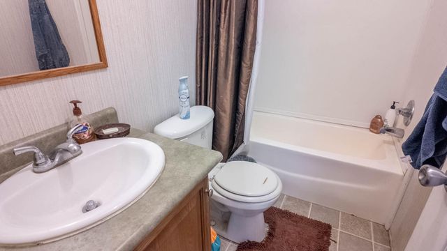 3936 County Road 385, Koshkonong, MO 65692