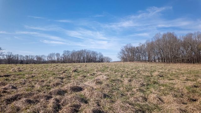 3936 County Road 385, Koshkonong, MO 65692