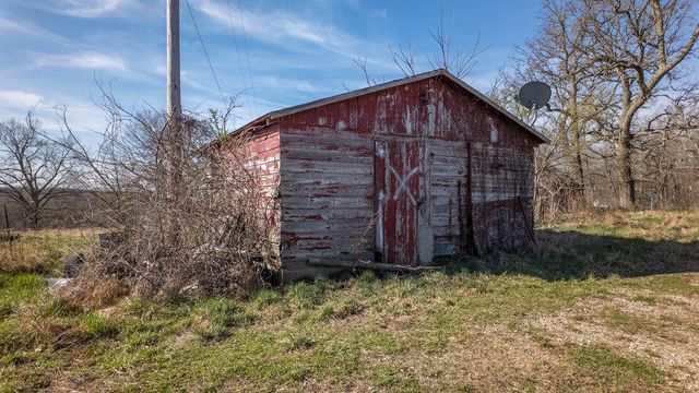 3936 County Road 385, Koshkonong, MO 65692