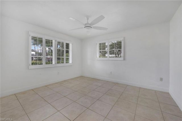 656 Binnacle DR, Naples, FL 34103