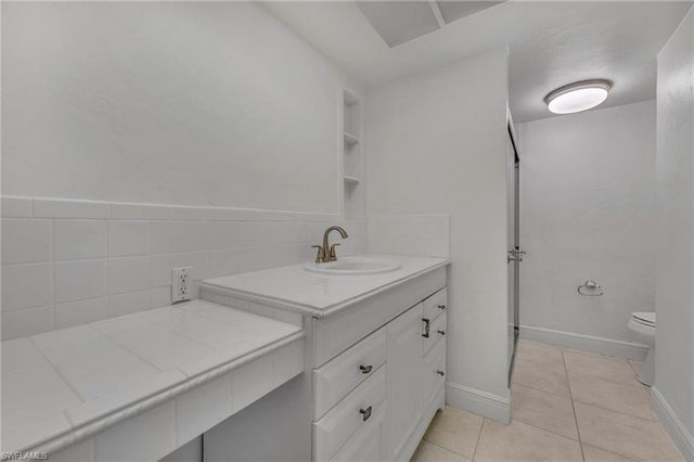 656 Binnacle DR, Naples, FL 34103