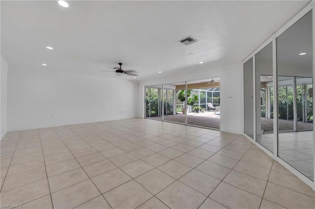 656 Binnacle DR, Naples, FL 34103
