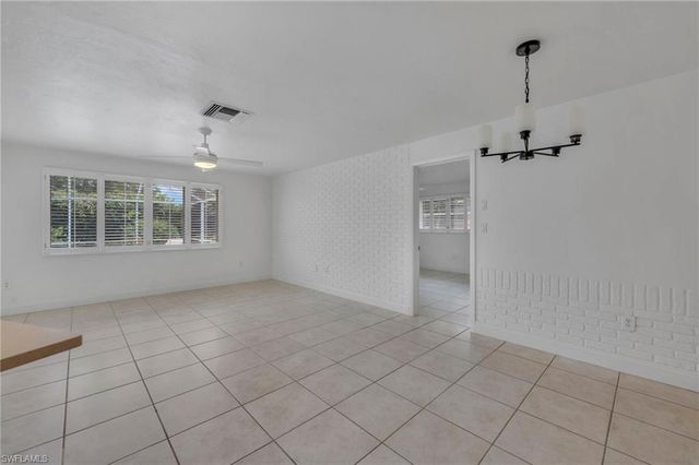 656 Binnacle DR, Naples, FL 34103