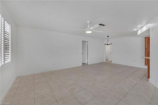 656 Binnacle DR, Naples, FL 34103