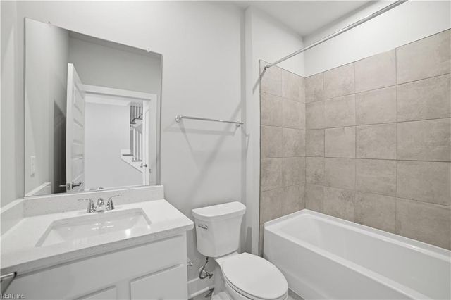 1405 Wharf Hill DR, Smithfield, VA 23430