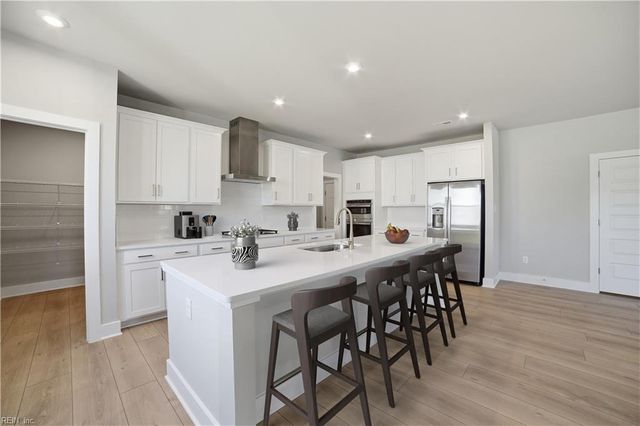 1405 Wharf Hill DR, Smithfield, VA 23430