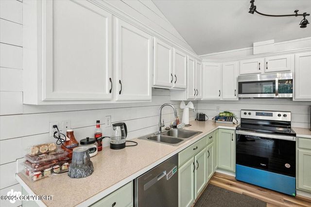 20884 Trailhead Avenue, Eagle River, AK 99577