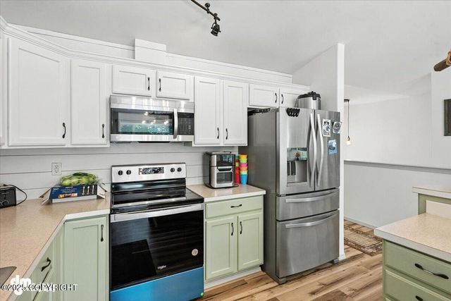 20884 Trailhead Avenue, Eagle River, AK 99577