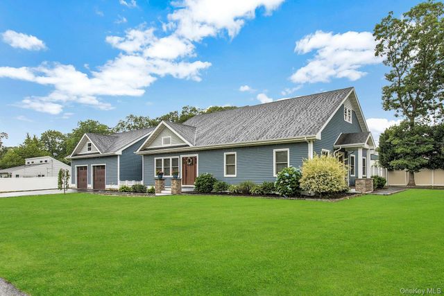 30 Island Boulevard, Bohemia, NY 11716