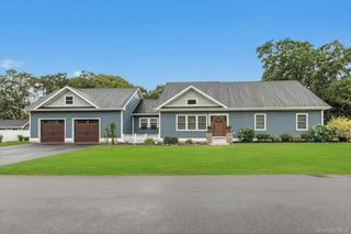 30 Island Boulevard, Bohemia, NY 11716