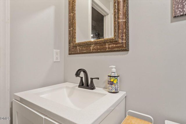 205 Hickory Glen Lane, Holly Springs, NC 27540