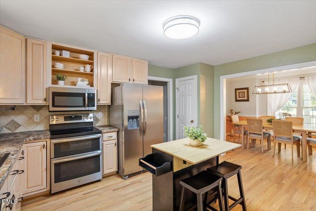 205 Hickory Glen Lane, Holly Springs, NC 27540