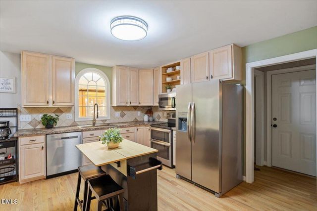 205 Hickory Glen Lane, Holly Springs, NC 27540