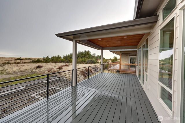 31905 G Street, Ocean Park, WA 98640