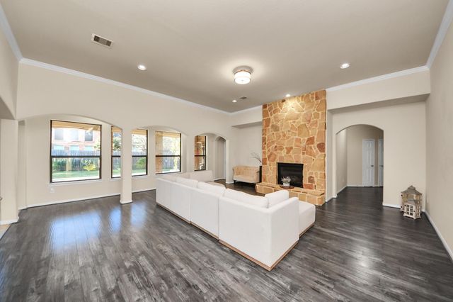 5047 Crystal Bluff Court, Richmond, TX 77407