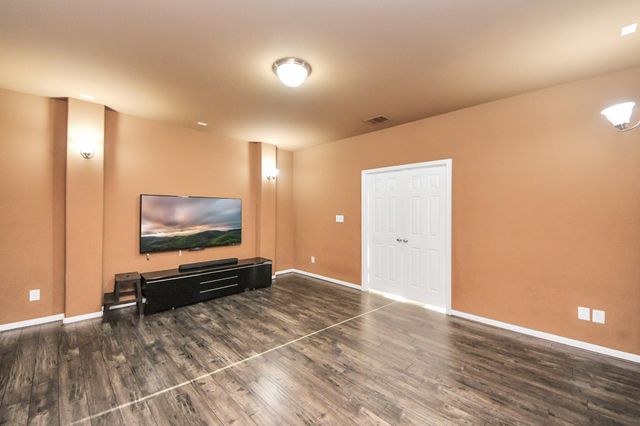 5047 Crystal Bluff Court, Richmond, TX 77407