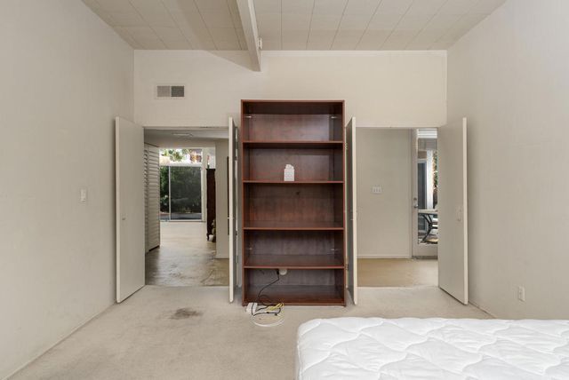 866 N Topaz Circle, Palm Springs, CA 92262