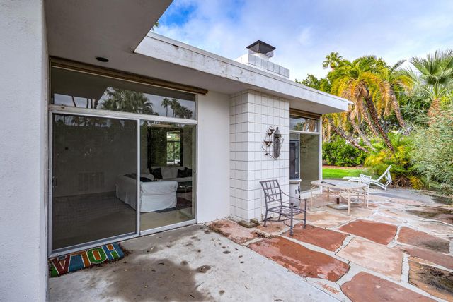 866 N Topaz Circle, Palm Springs, CA 92262