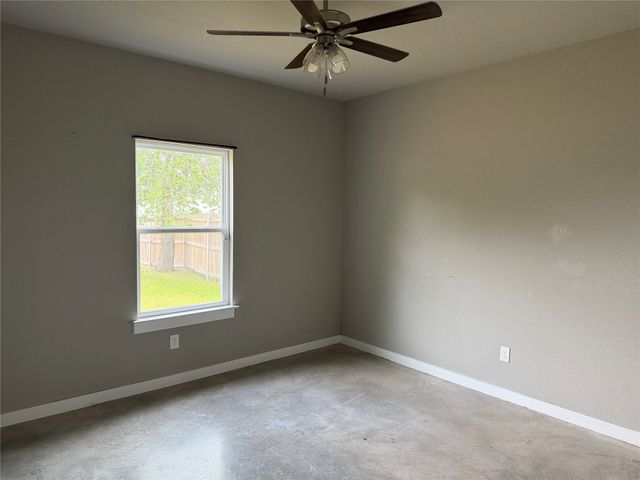 202 E Henderson Street, Itasca, TX 76055
